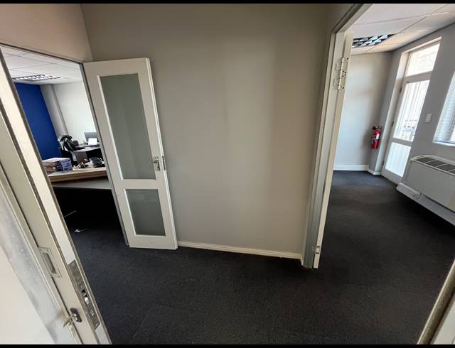 107M² OFFICE TO LET IN CENTURY CITY